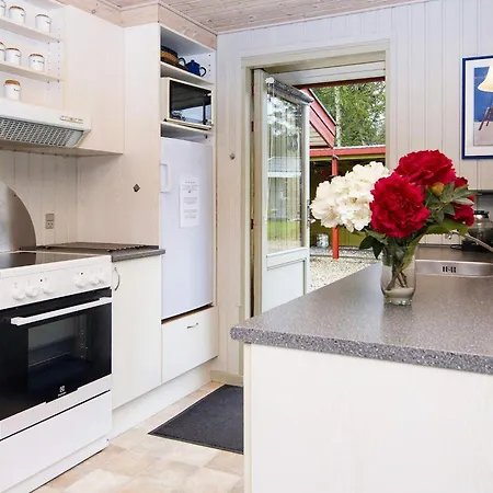 4 Person Holiday In F Rvang بيت للعطل